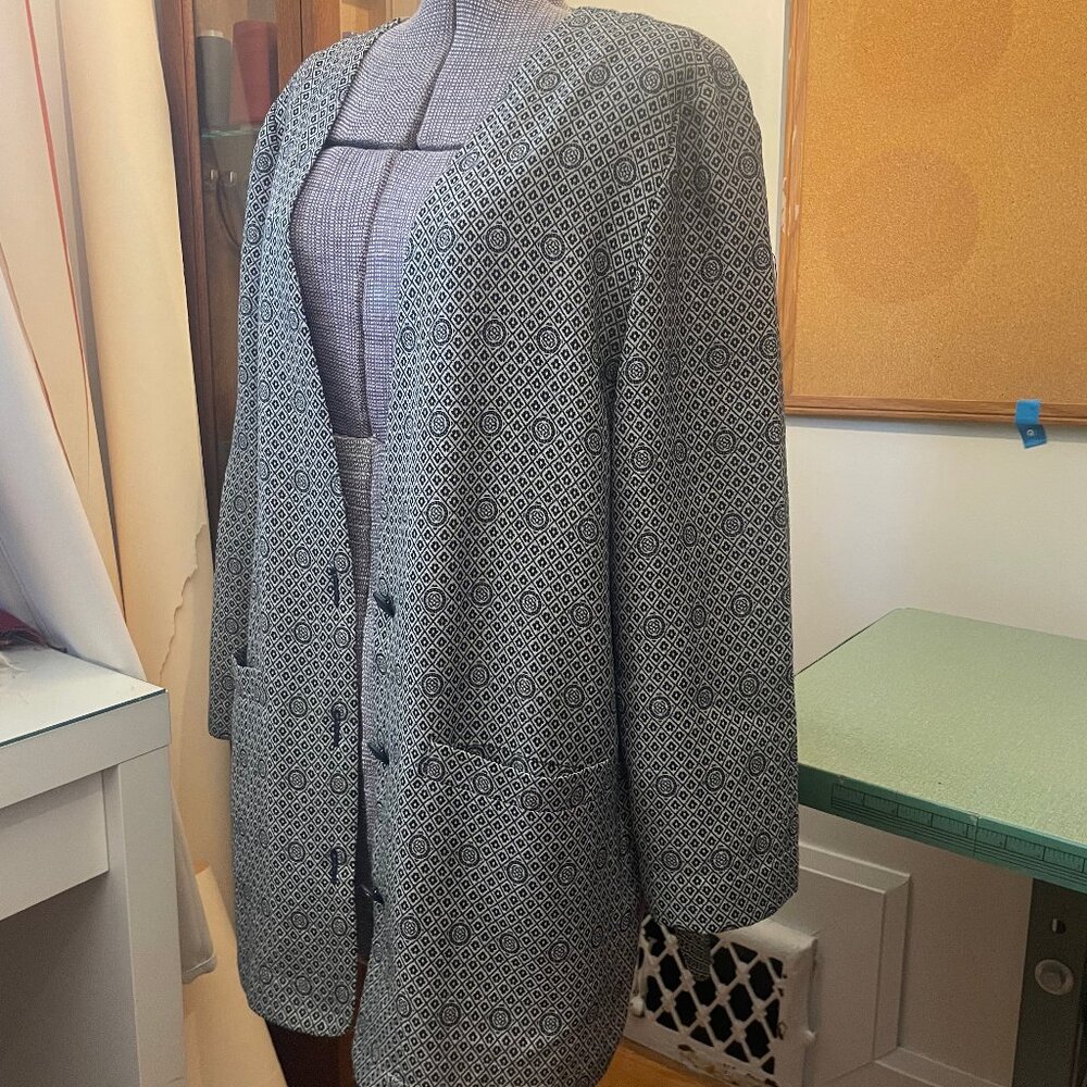 Vintage Studio J Canada Long Blue & Offwhite Patterned Blazer Jacket
